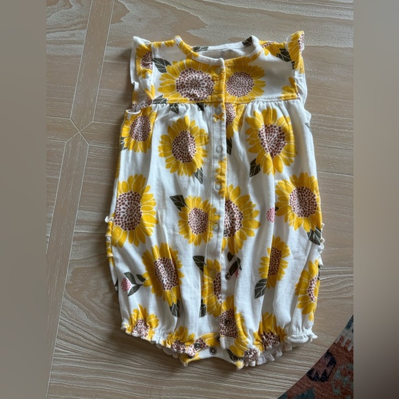 Carter’s|Baby girl white Sunflower print bubble romper with ruffles•••boho 24M - Picture 1 of 6